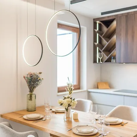 Prestige - 61m2, Parking, Balcony, Workspace, Ac - By Rentujemy * Cracóvia