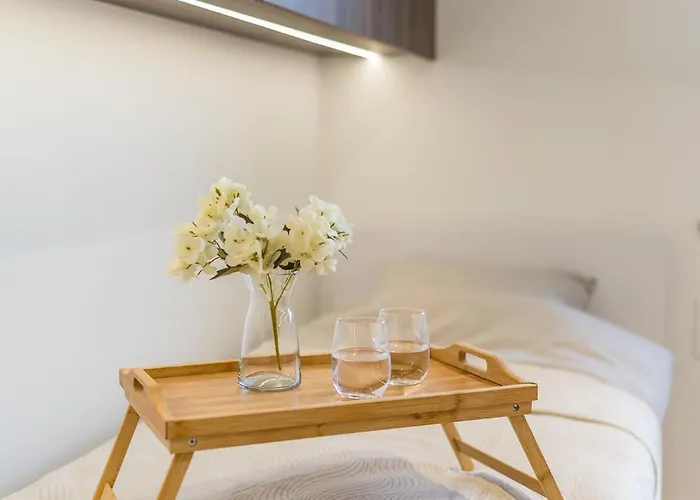 Prestige - 61m2, Parking, Balcony, Workspace, Ac - By Rentujemy Appartamento Cracovia