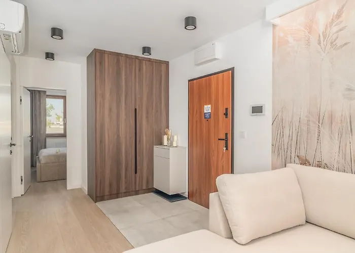 Prestige - 61m2, Parking, Balcony, Workspace, Ac - By Rentujemy Appartamento *