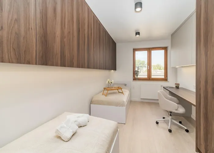 Prestige - 61m2, Parking, Balcony, Workspace, Ac - By Rentujemy *