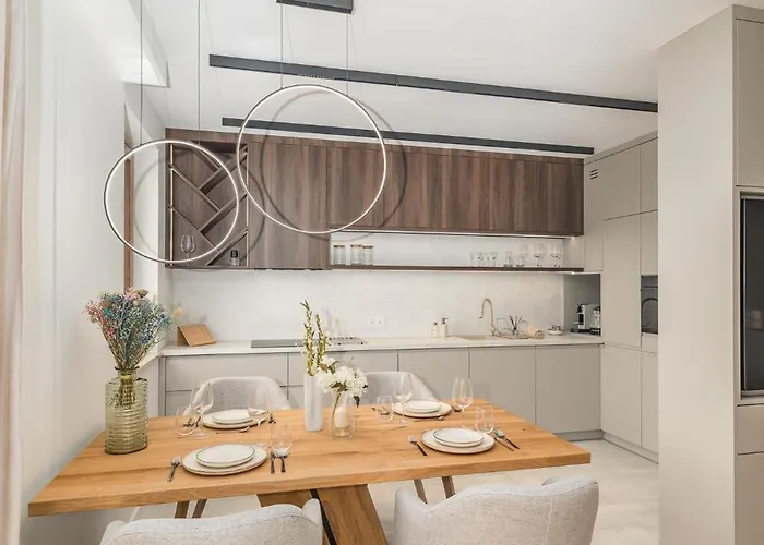 Prestige - 61m2, Parking, Balcony, Workspace, Ac - By Rentujemy *