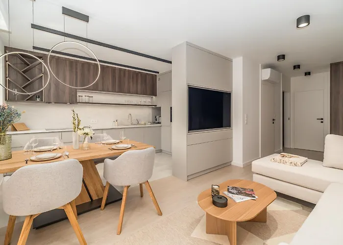 Prestige - 61m2, Parking, Balcony, Workspace, Ac - By Rentujemy * Cracovia