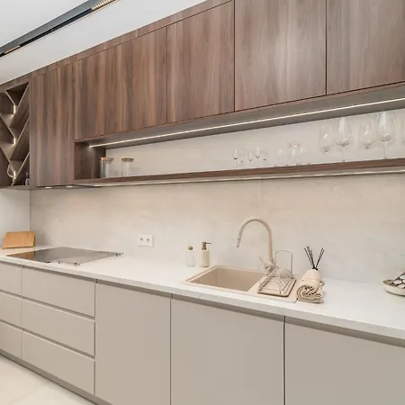 Lejlighed Prestige - 61m2, Parking, Balcony, Workspace, Ac - By Rentujemy