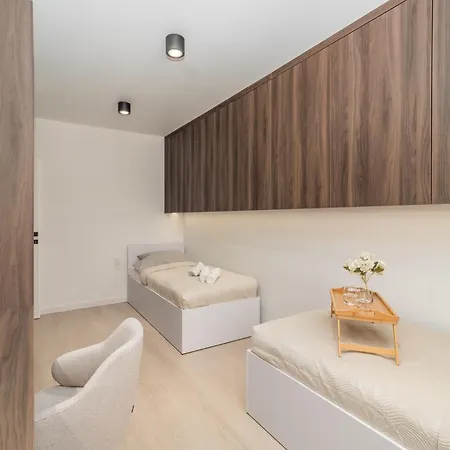 Lejlighed Prestige - 61m2, Parking, Balcony, Workspace, Ac - By Rentujemy *